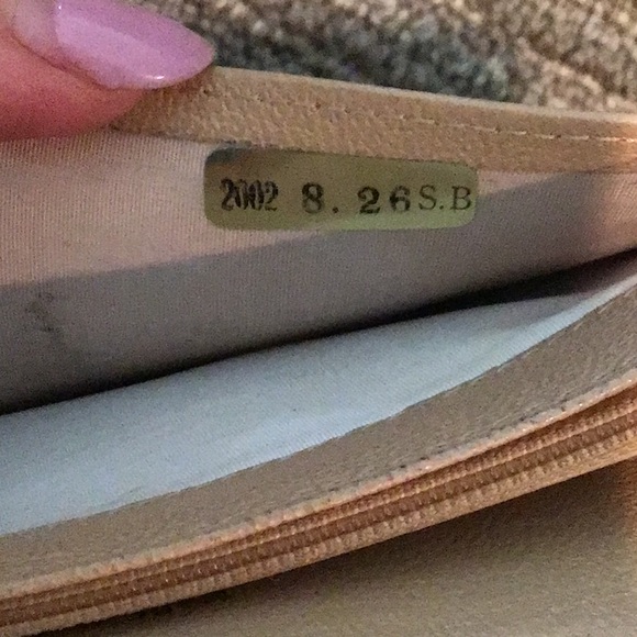Vintage Chanel Wallet w/ dust bag and box. - Picture 12 of 15